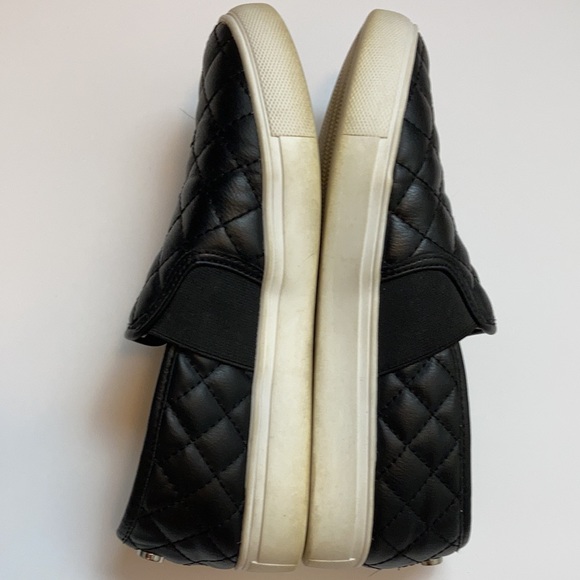 Steve Madden Endell Black Quilted Slip On Shoes - Picture 3 of 8